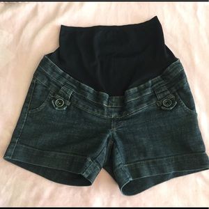 Maternity shorts